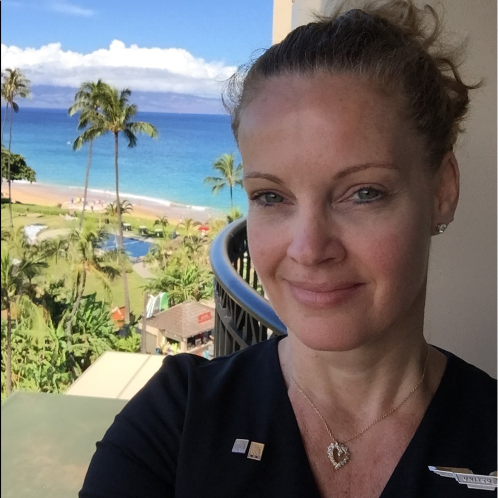 Meet your Posher, Holly and assistant Sadie! 😉